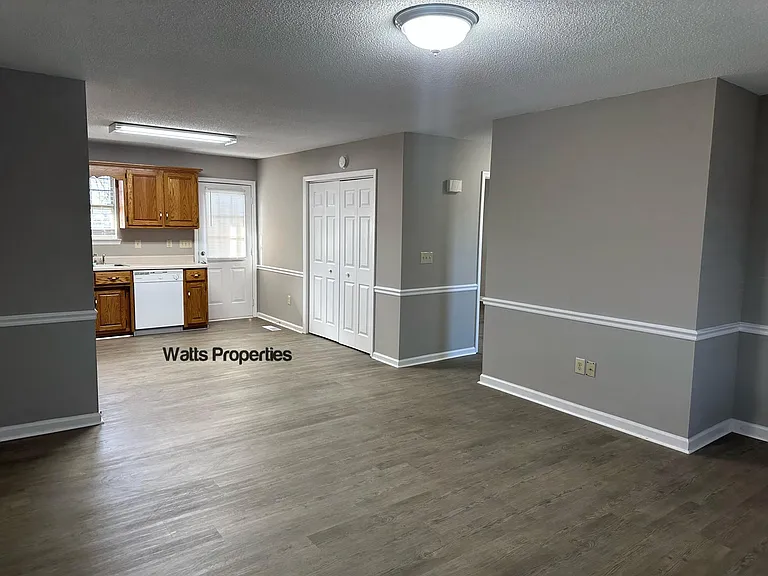 297 Sunshine Cir — Photo 2