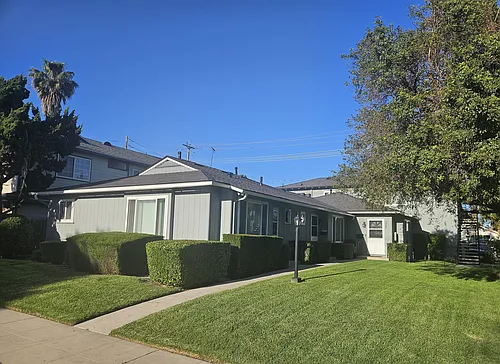 1928 N Hollywood Way Photo 1