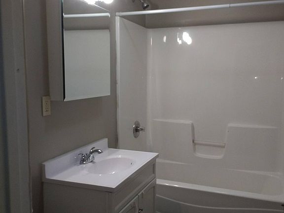 3rd image of 115 Main St N #15-2/1
