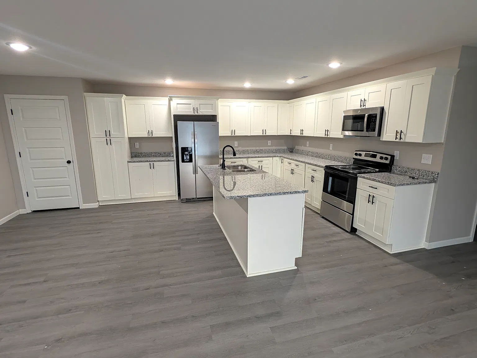 3603 W Angel St — Photo 3