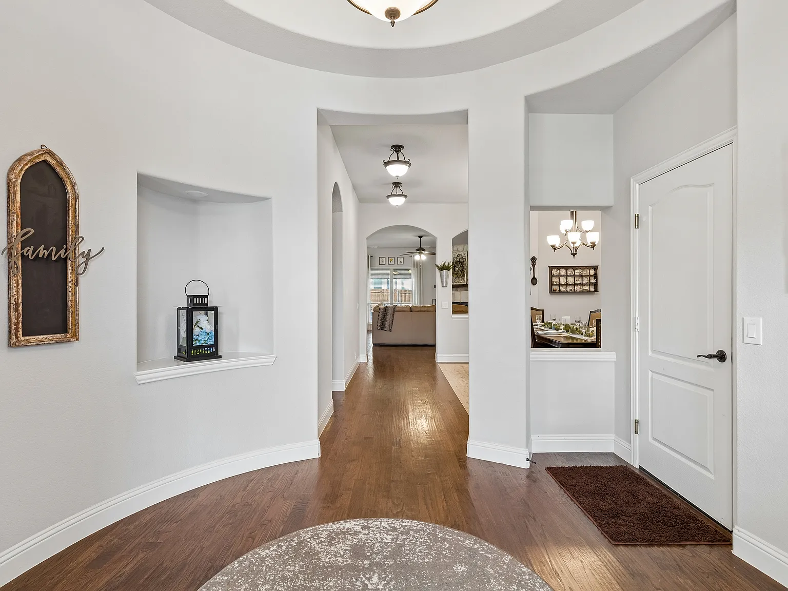 4 bed, 2314 sqft, $2,900 — Photo 4