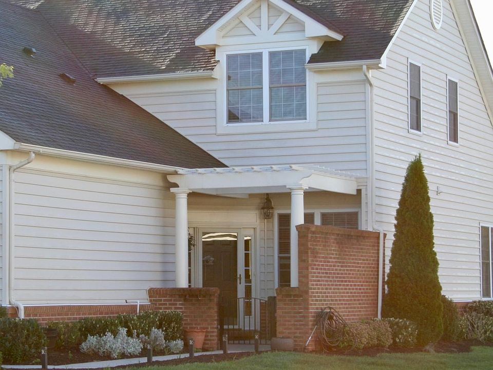 Front - 2 car garage