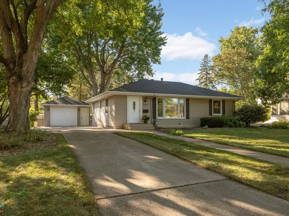 7214 Clinton Ave S, Richfield, MN 55423