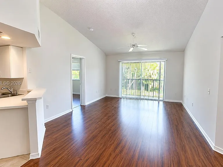 4163 N Haverhill Rd #1219 — Photo 2