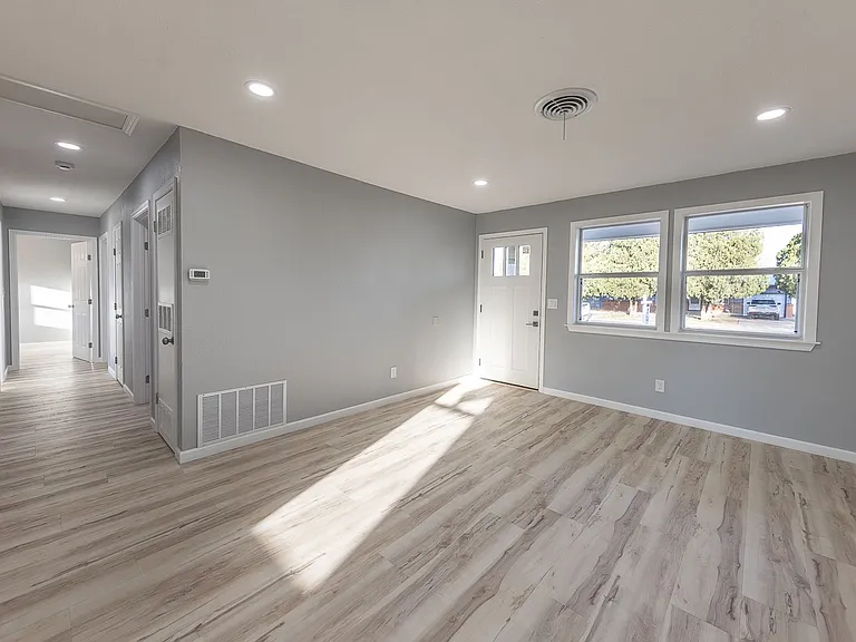 5409 Avenue D — Photo 14