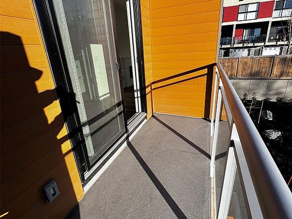 5th image of 610 Lampson Rd #306