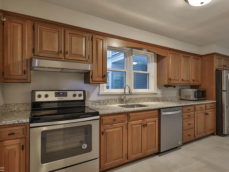 38 S Main St — Photo 12