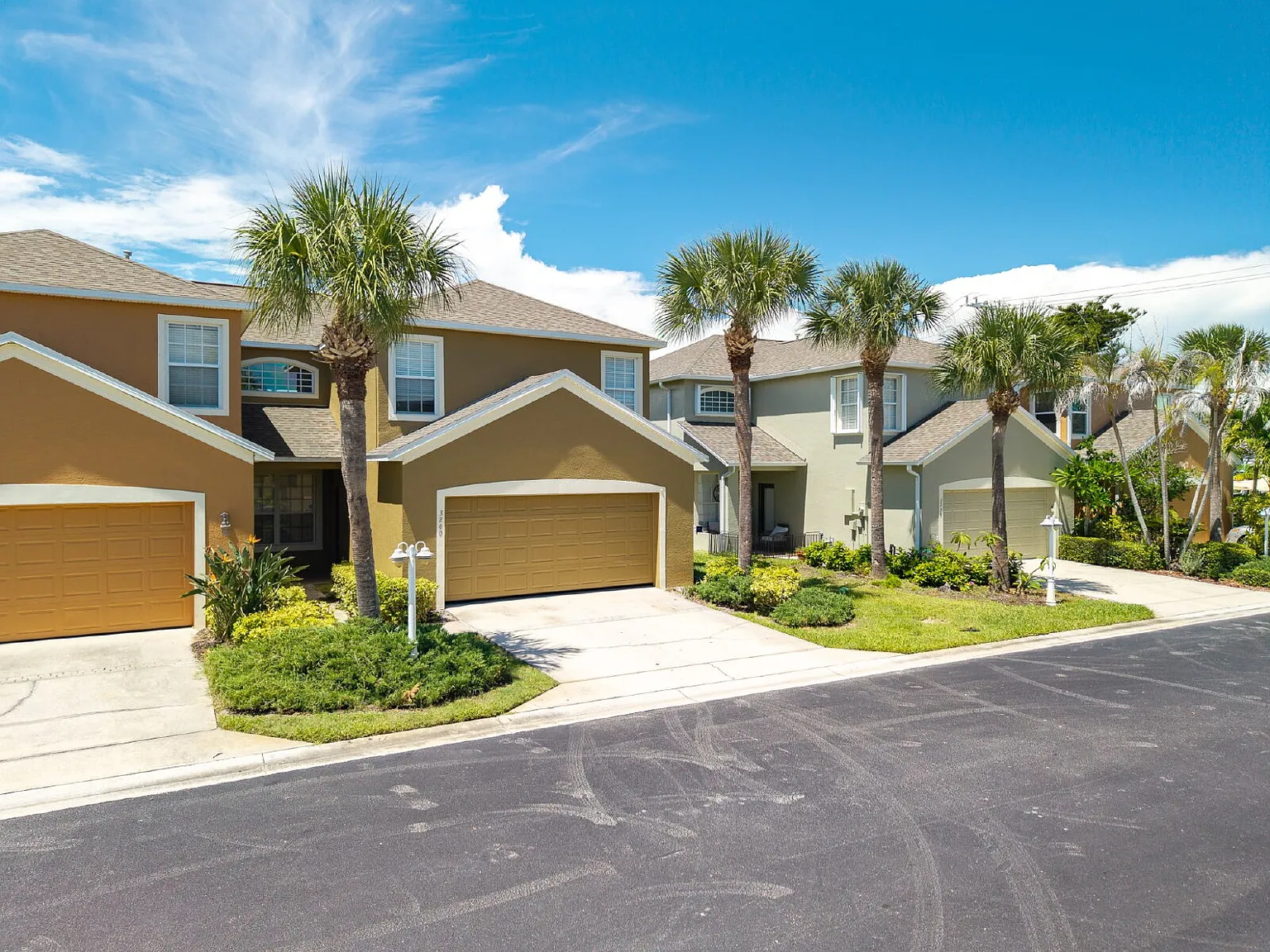 4 bed, 2.5 bath, 2044 sqft, $2,900 — Photo 3