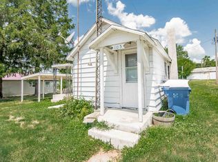 105 W North St, Larwill, IN 46764