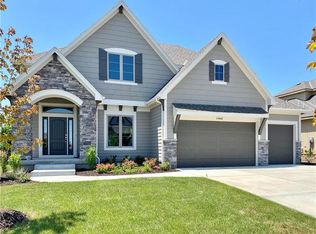 11052 S Palisade St, Olathe, KS 66061