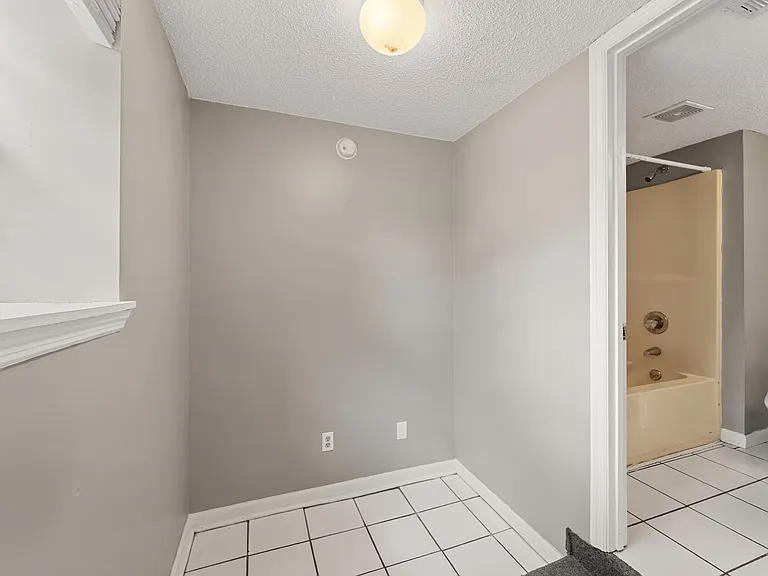 7164 Holland Ln — Photo 17