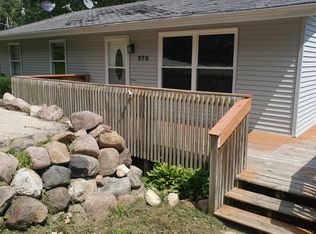 370 Hiawatha Dr, Lake In The Hills, IL 60156