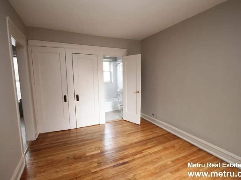 1352.5 W Argyle St #2E — Photo 7