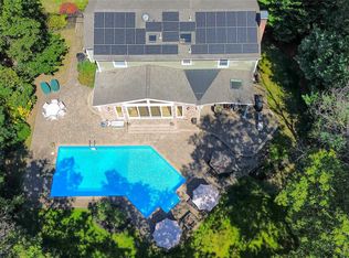 14 Vega Dr, Shoreham, NY 11786