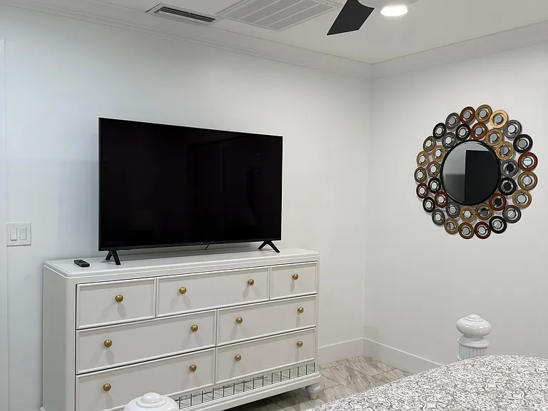 4534 N Lake Dr — Photo 19