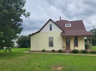 700 S Cimarron St, Hennessey, OK 73742