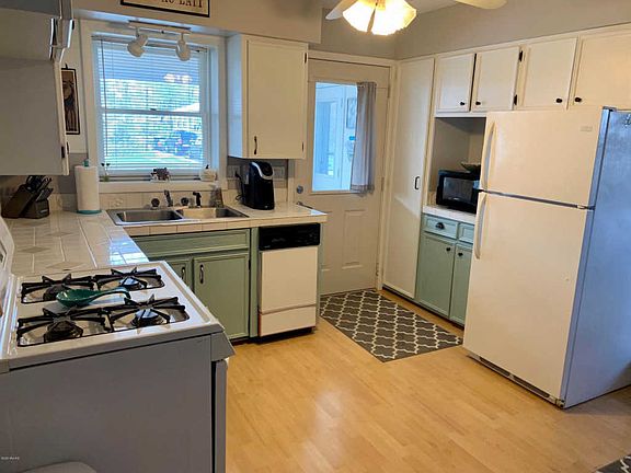 4th image of 3105 Tuell St NW