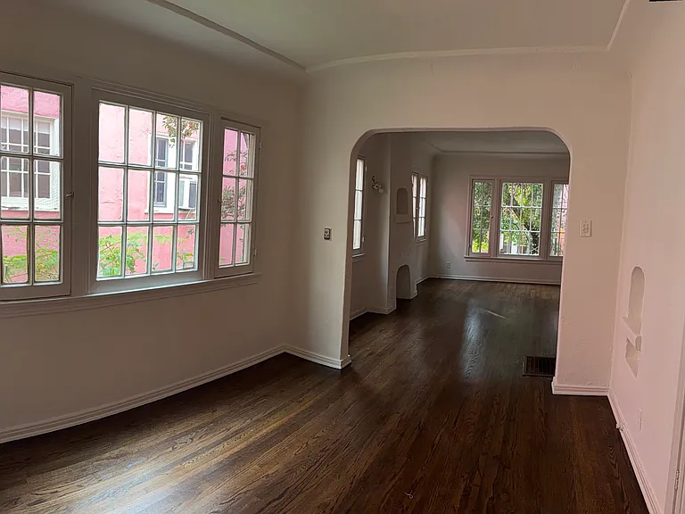 1329 N Columbus Ave #B — Photo 2