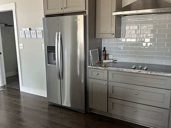 105 Preserve Ln