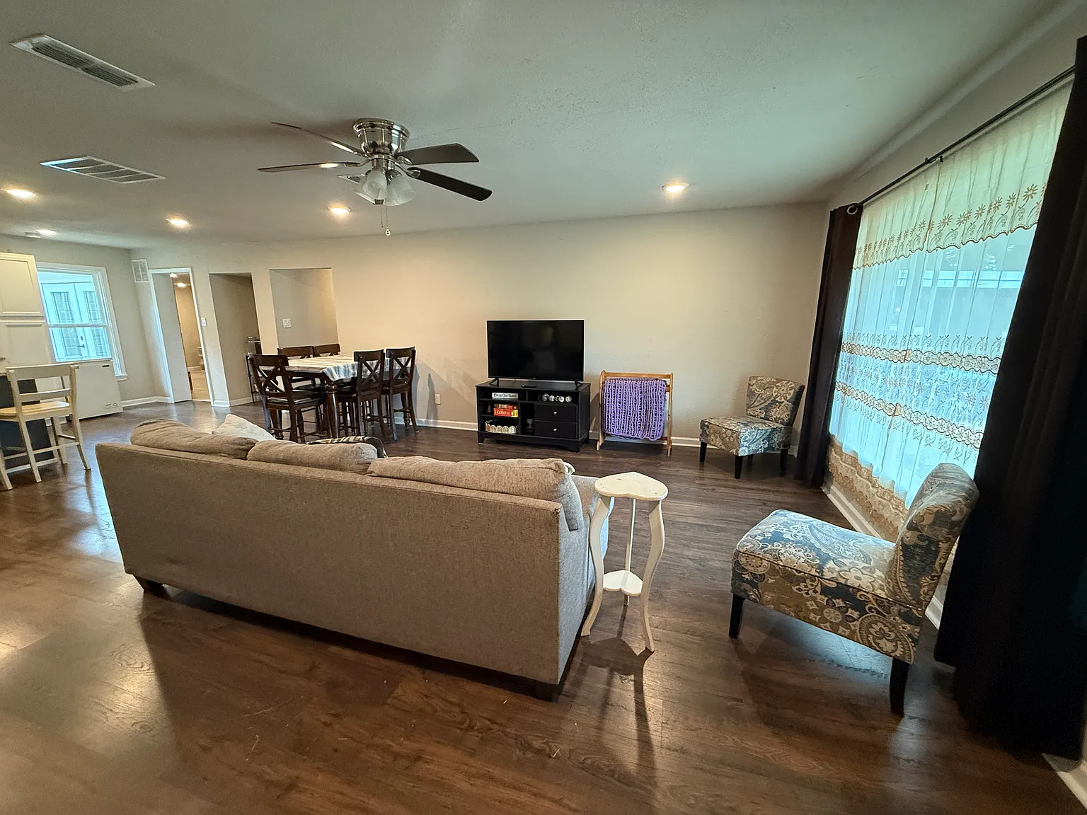 1750 Graham Street — Photo 2