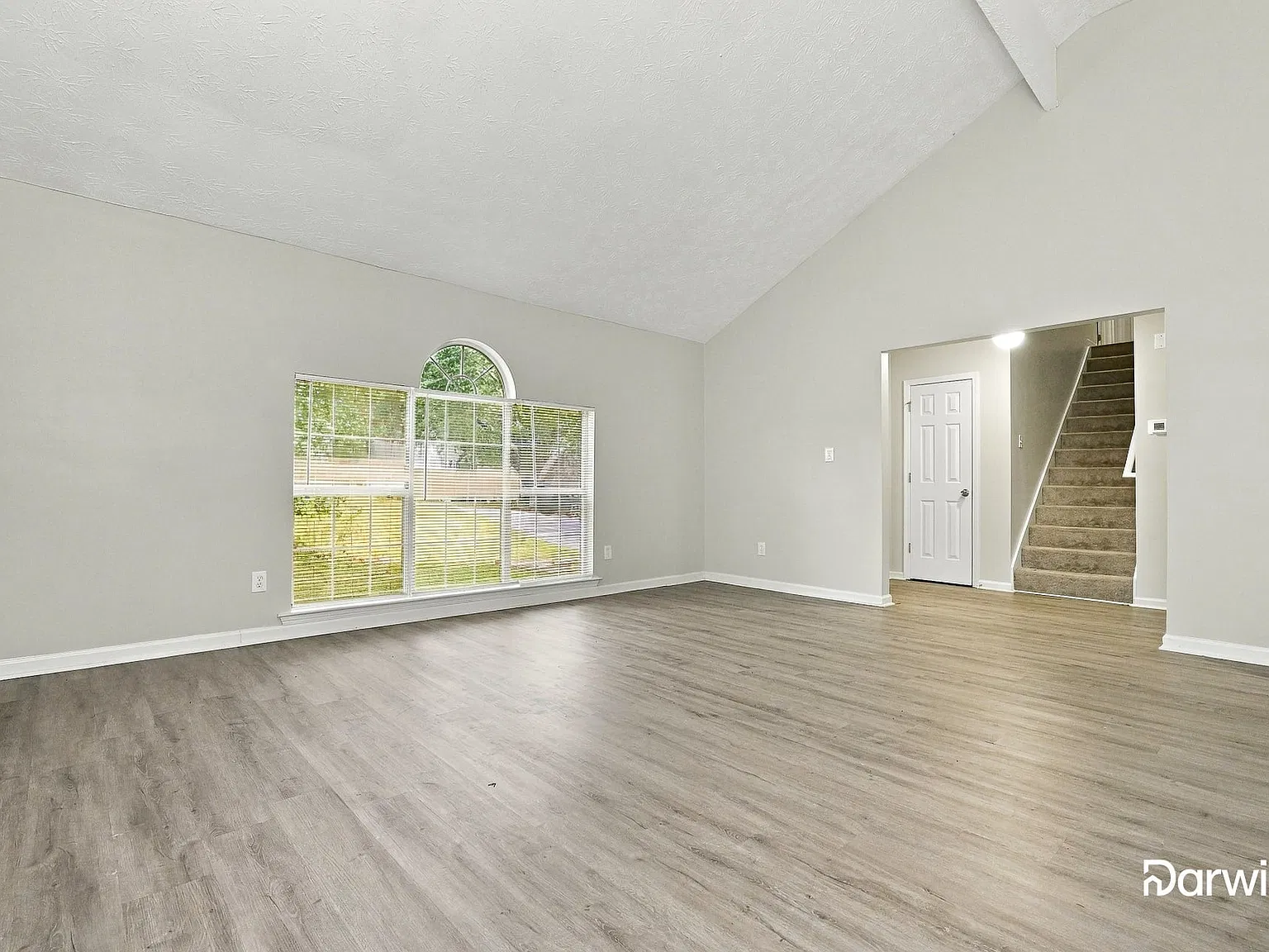 3 bed, 2.5 bath, 2084 sqft, $2,155 — Photo 4