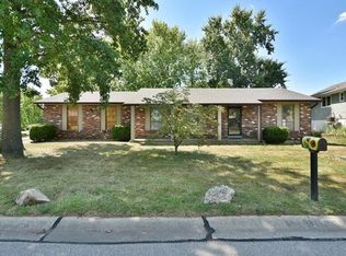 18 Meadow Ridge Dr, Saint Peters, MO 63376