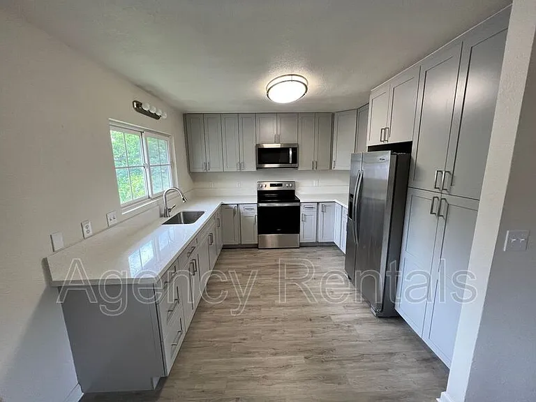 2419 Oahu Ave — Photo 4