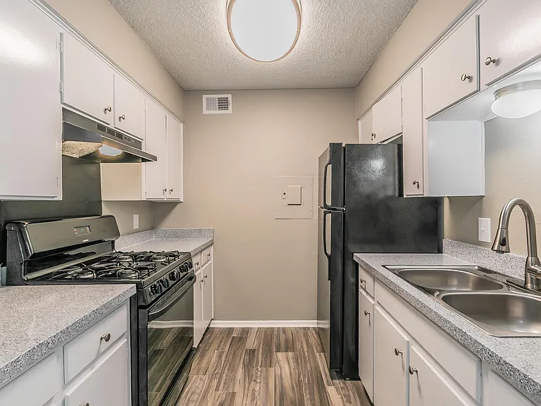 Davis Park Apartments — Photo 26
