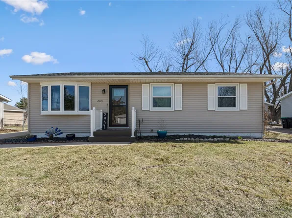2931 1st St, Marion, IA 52302