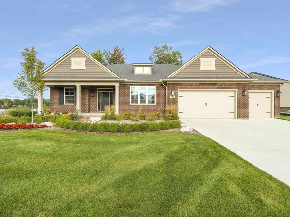 525 Tullamore Cir #V2m4t8, Oxford, MI 48371