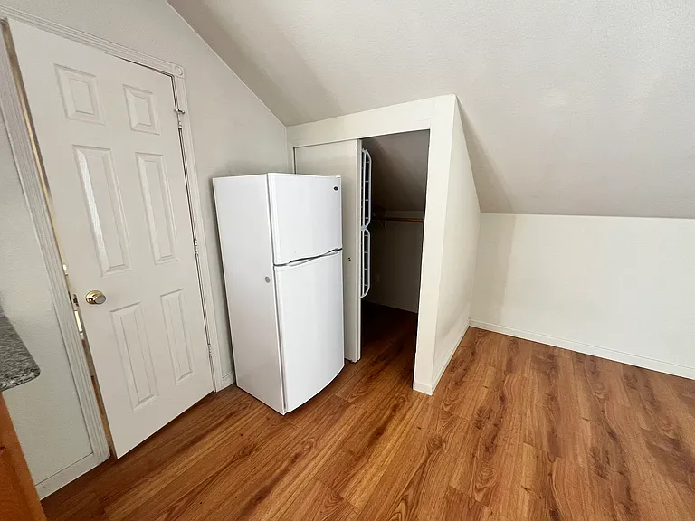 339 Torrington Dr #1 — Photo 5