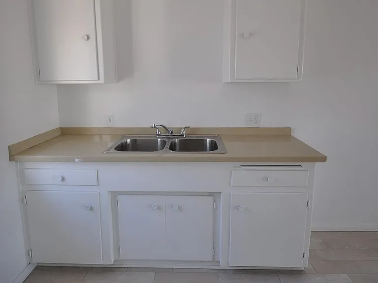 327 E Navilla Pl #J — Photo 3