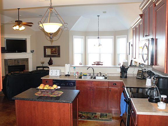 5th image of 2206 Applemill Dr