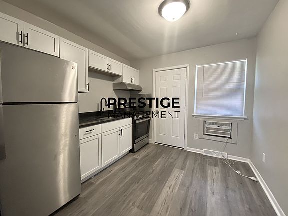 5th image of 540 W 70th Pl #552