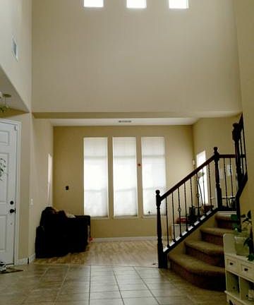 Huge 2-story foyer ceiling