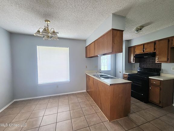 3rd image of 7412 Briarwood Cv