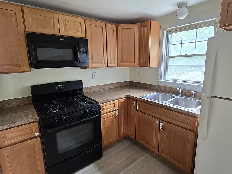 155 Glenwood Ave #2 — Photo 6