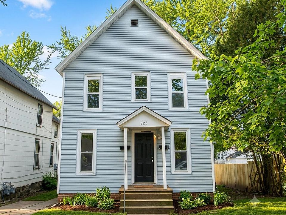 1st image of 823 McReynolds Ave NW