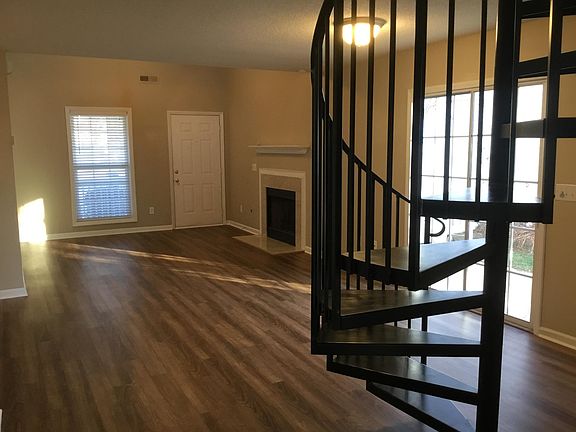 Living Room/Dining area