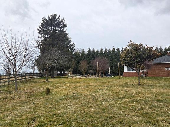 5th image of 3919 W Chapel Rd