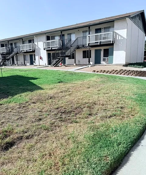 Whispering Pines Apartments — Photo 5