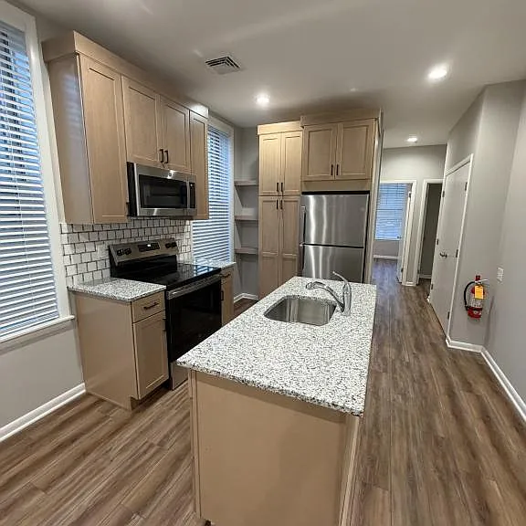 47 Bridge St #4 — Photo 1