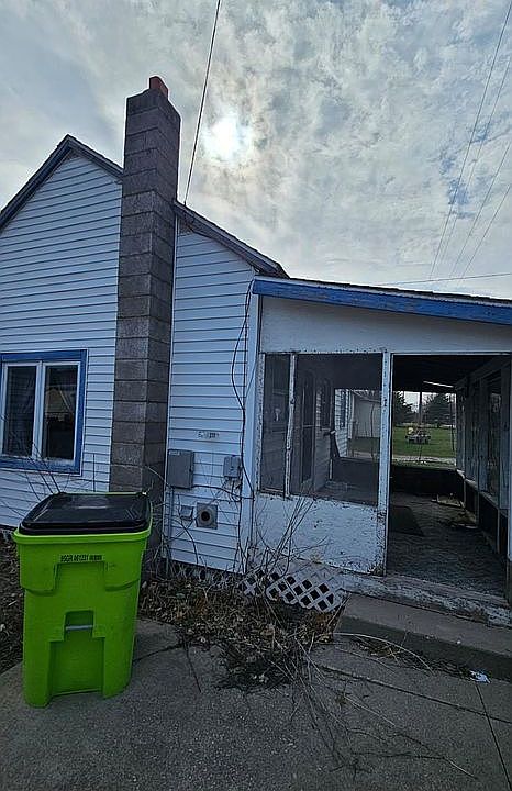 2nd image of 503 E Water St