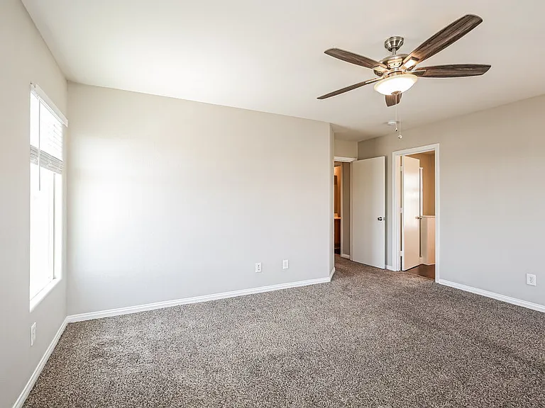 3958 Russet Plains St — Photo 11