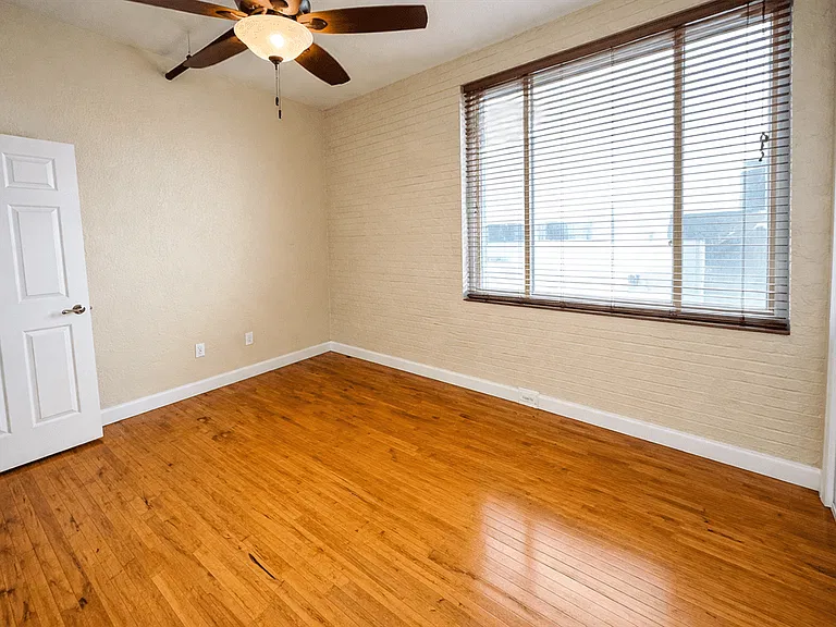159 W Pearl St #402 — Photo 3