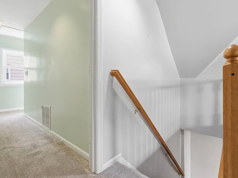 8330 Wexford Ave — Photo 12