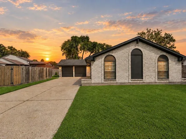 5003 Colombia Dr, Pasadena, TX 77505