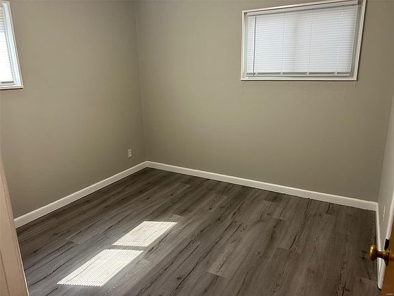 5th image of 251 Meadowcrest Dr