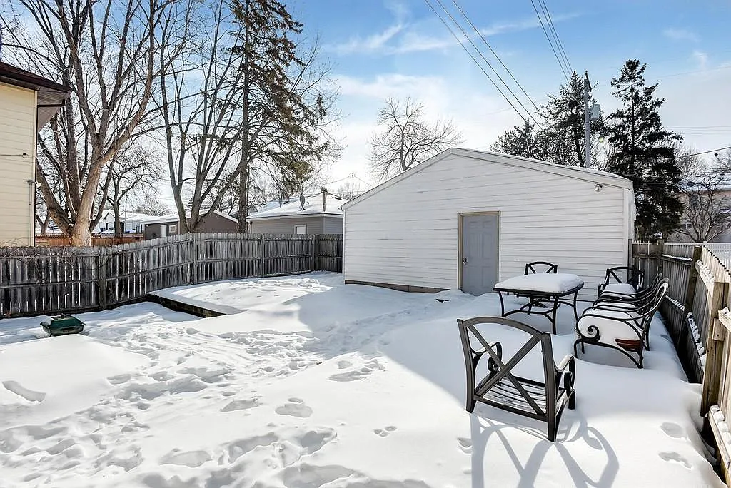 6 bed, $4,200 — Photo 4