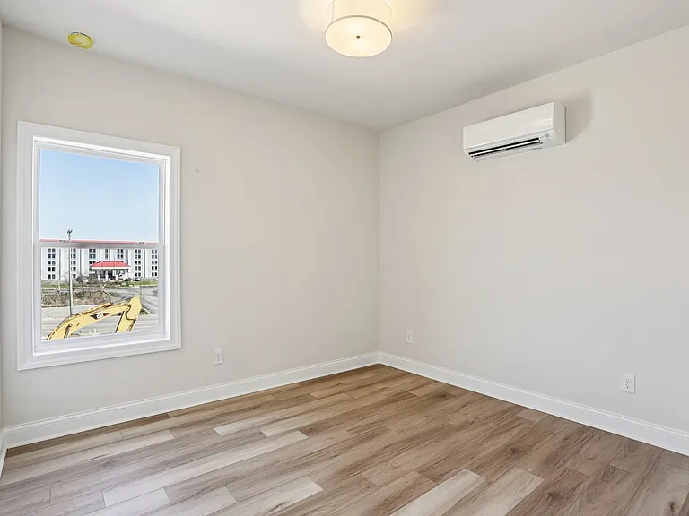 1613 Hampton St — Photo 3